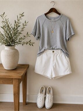 Lou & Grey Gray Tee | Raglan Short Sleeve | Soft Knit | Side Slit Hem | Size S